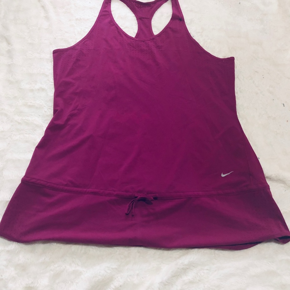 XL women’s Nike gym shirt !